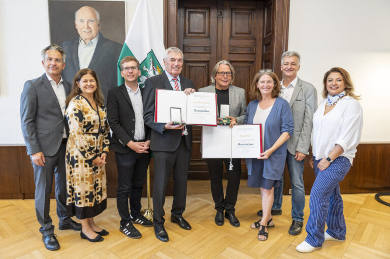 Gruppenfoto bei der Ehrung